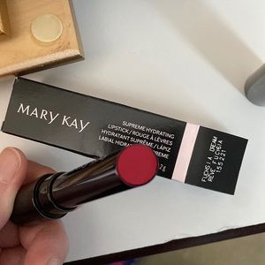 Fuchsia Dream+Mary Kay Supreme Hydrating Lipstick